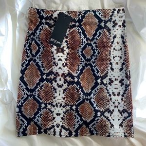 ✨NWT Nasty Gal Snake Print Mini Skirt✨